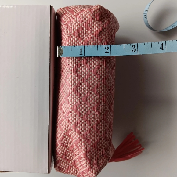 Posh and Pop Cosmetics Bag, Pink Textured Fabric, Full Zipper & Tassel, 6 inches - Picture 6 of 8
